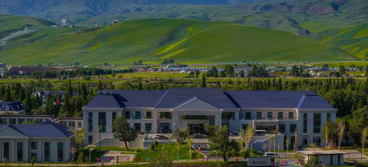 那拉提金陵山庄图片