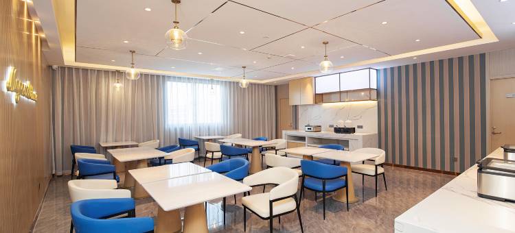 白玉兰酒店(南京江宁金宝湖熟商业广场店)图片