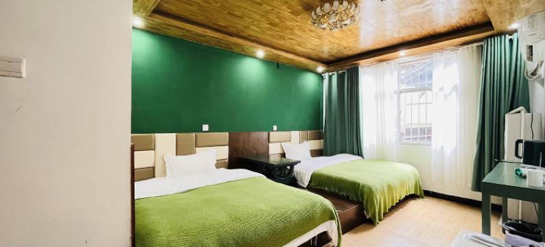 在路上江景民宿(凤凰古城店)图片