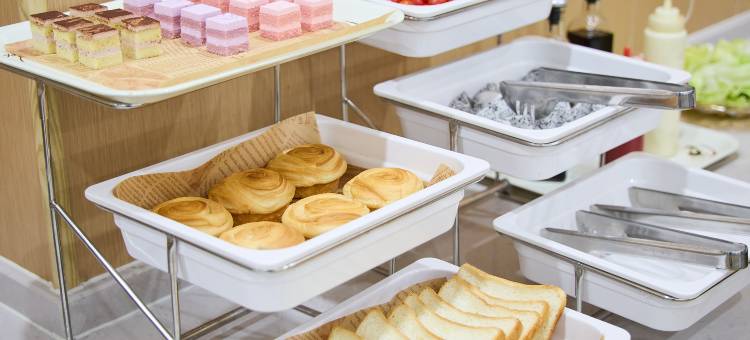 柏纳酒店(东渡码头邮轮中心地铁站店)图片