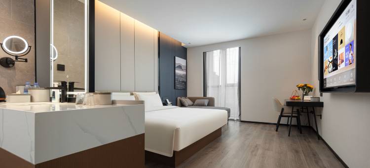 莆田文献东路玉湖亚朵酒店图片