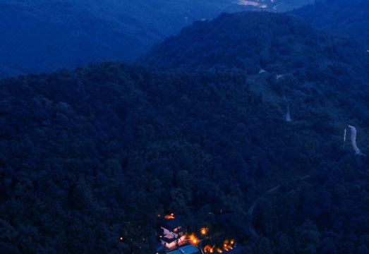 Dujiangyan Fangnanye Holiday HomeHotel Overview