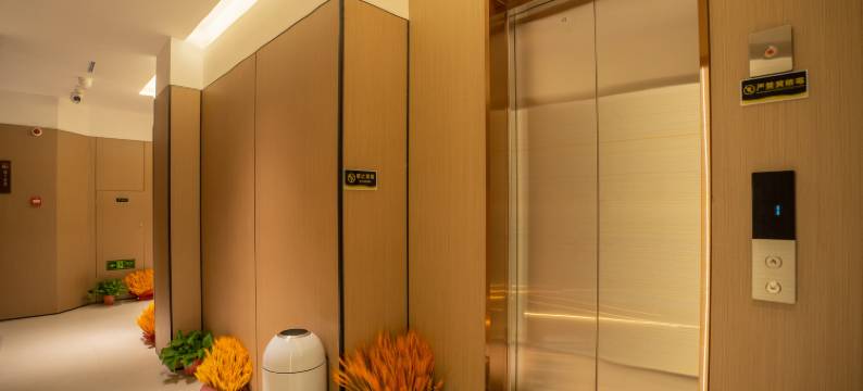 蓝鲸鱼酒店(南京南站双龙大道地铁站店)图片