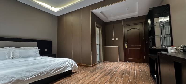 乌兰察布盛澜酒店(集宁南站维多利广场店)图片