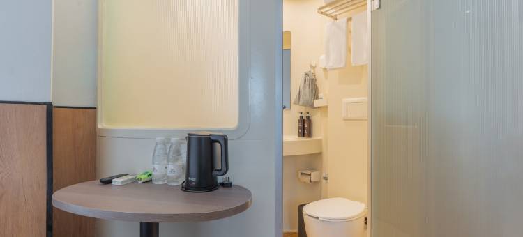 易佰酒店(上海同济大学赤峰路地铁站店)图片