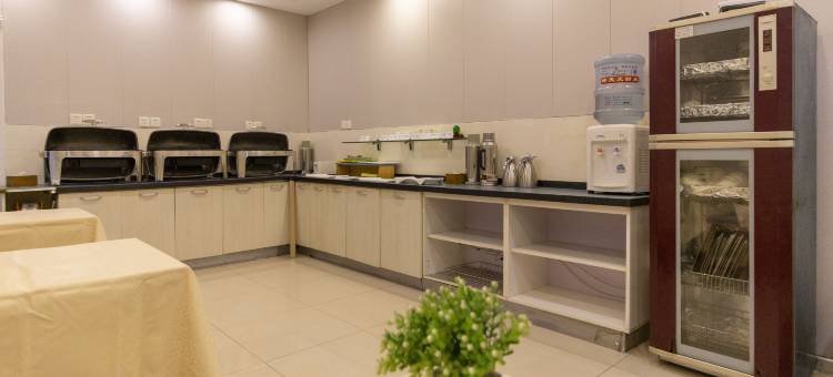 盛祥假日酒店(青岛北站振华路地铁站店)图片