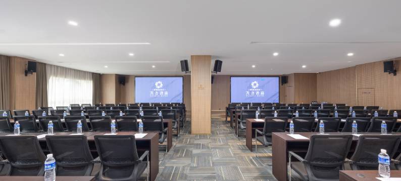 万浩酒店(西南财大柳林校区万盛地铁站店)图片