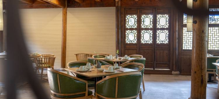 盐官潮乐之城灯影客栈图片