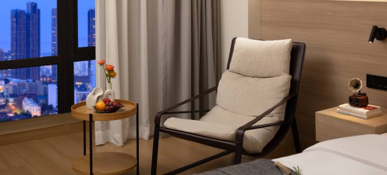 YTU原途·城市轻居酒店(观山湖公园林城西路地铁站店)图片