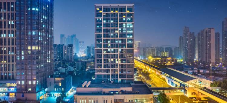 寓约电竞酒店(武汉古田二路地铁站店)图片