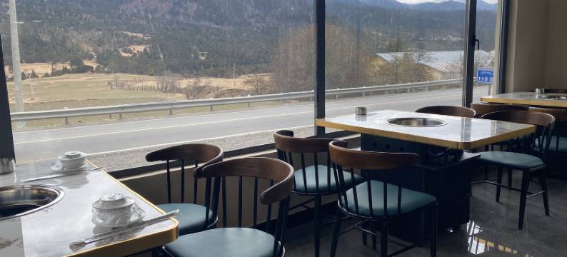 藏龙秘境酒店图片