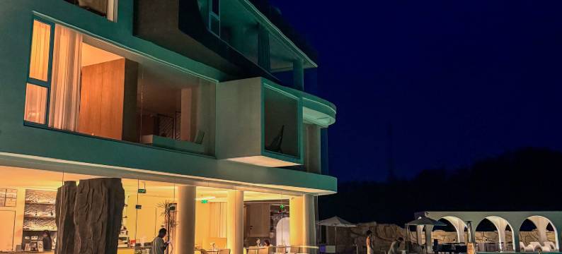 屿言·悬崖湖景美宿图片