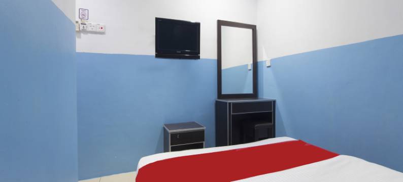 迈恩斯瑟姆帕卡酒店(Mines Cempaka Budget Hotel)图片