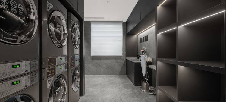 重庆南滨路工商大学轻居酒店图片