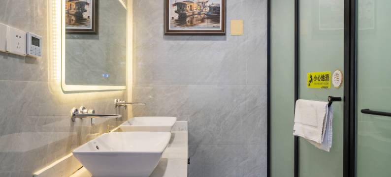 安夷郡·艺术度假美宿(镇远古城新大桥店)图片