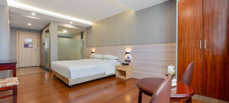 京喜电竞酒店(东莞长安大润发店)图片