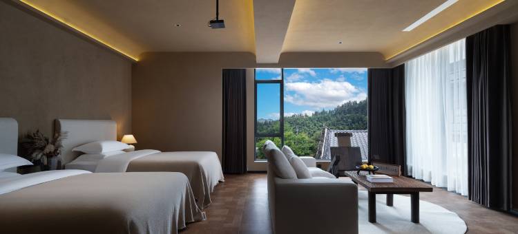 凤凰边城山野度假民宿(凤凰古城南华山森林公园店)图片