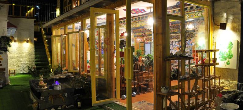 拉萨苍悟客栈(八廓街大昭寺店)图片