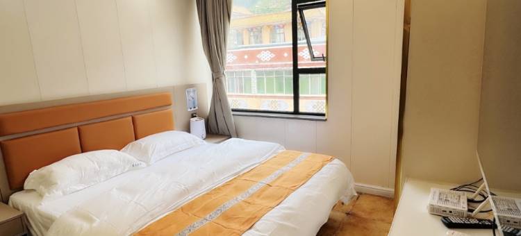 壤塘悬天宾馆图片