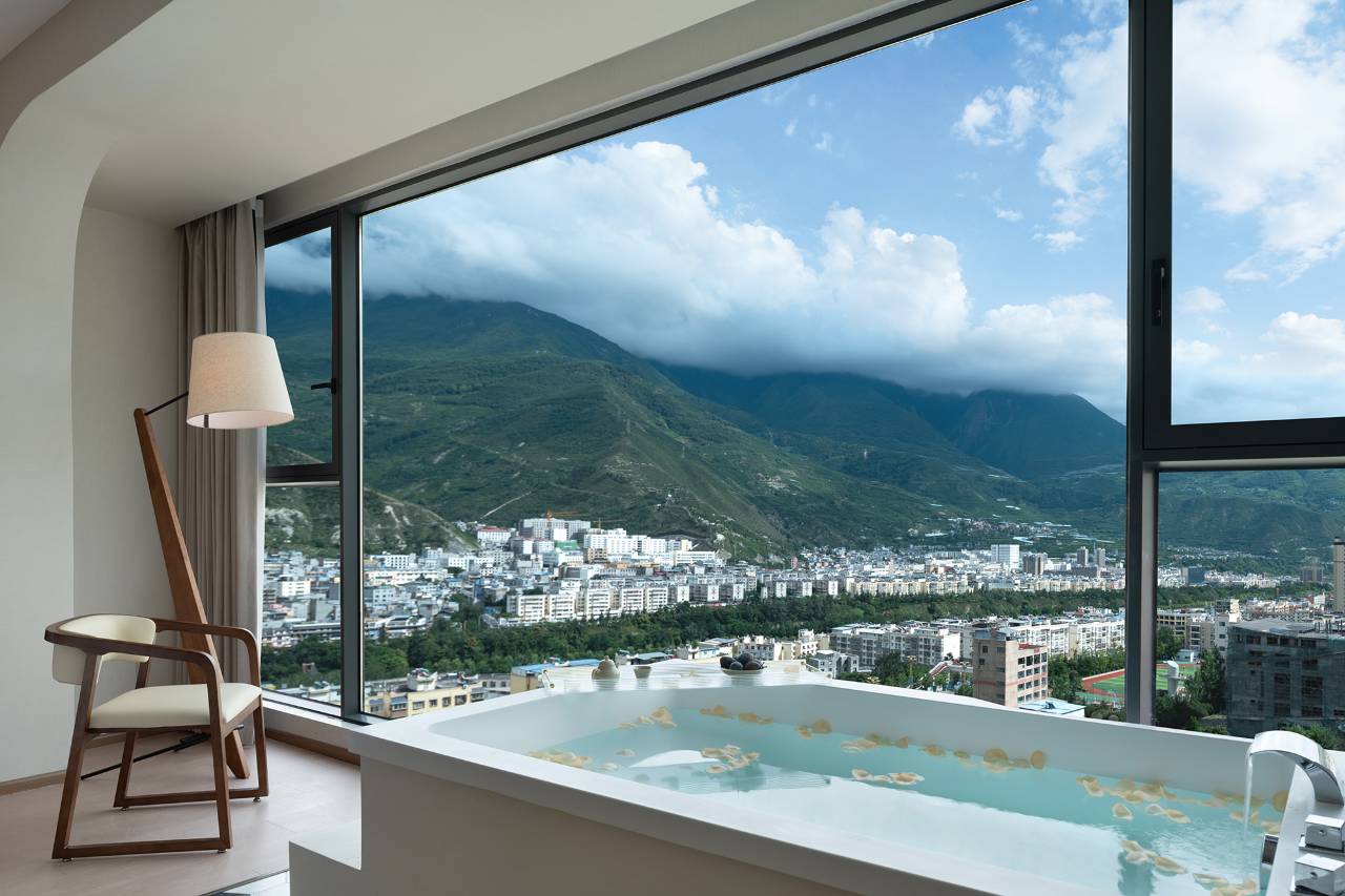 Relax丽宽酒店(茂县古羌城店)图片