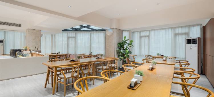 柏曼酒店(贺州市政广场缤纷环球城店)图片