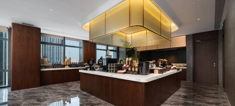 大连高新万达广场星海湾大桥亚朵酒店图片