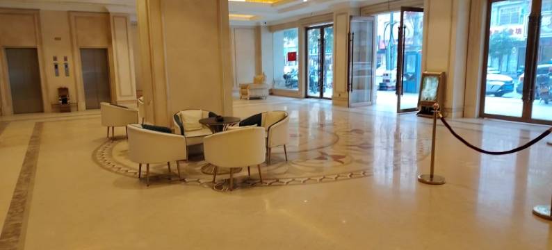 新维也酒店(梧州岑溪人民广场店)图片