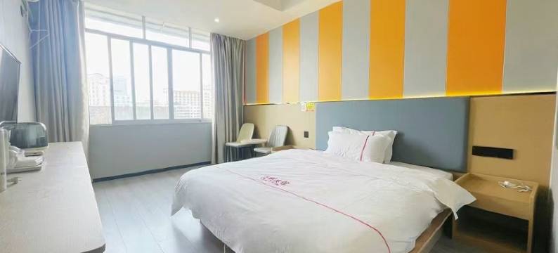 博白亮俐宾馆(宝中宝购物广场店)图片