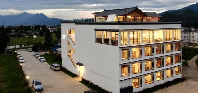 小漾日出|Yulong Snow Mountain View 180°玉龙雪山全景度假美宿