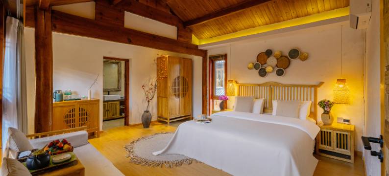 Li.Jiang•半院阳光•东巴文化非遗雅韵.绘画疗愈民宿(束河古镇店)图片