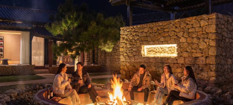 听山隐尚|TING SHAN YIN SHANG|日照金山雪山观景民宿(雪嵩村店)图片