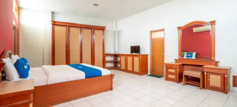 塔西克马拉亚新阿巴迪酒店(Rehat at Abadi Hotel Tasikmalaya)图片