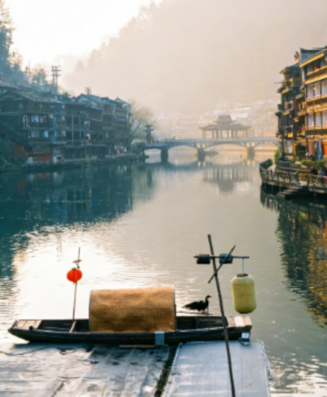 岸芷汀兰庭院江景民宿(凤凰古城沱江店)图片