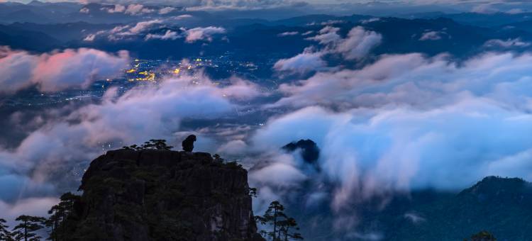 雲亼·曙光里图片