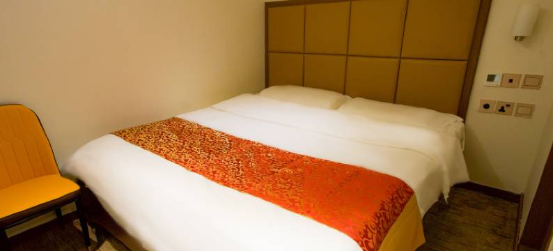 青岛蓝公馆酒店(城阳区农业大学地铁站店)图片