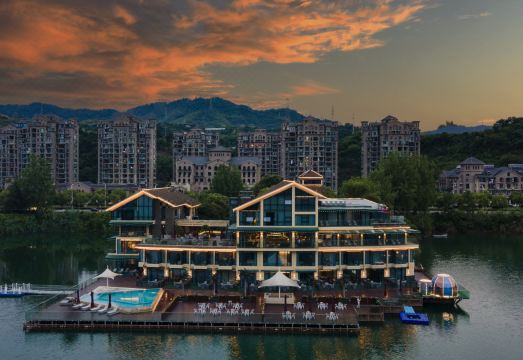 Diaoyu Island Resort Qiandao Lake Hotel Overview