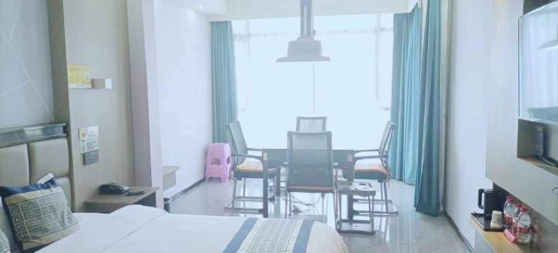 青禾酒店(鄂州高铁站店)图片