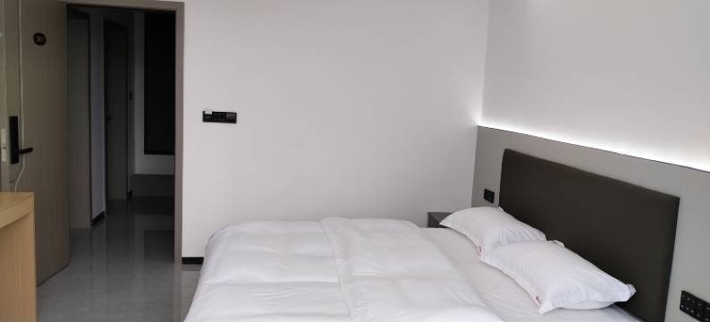 汤外九筑民宿图片