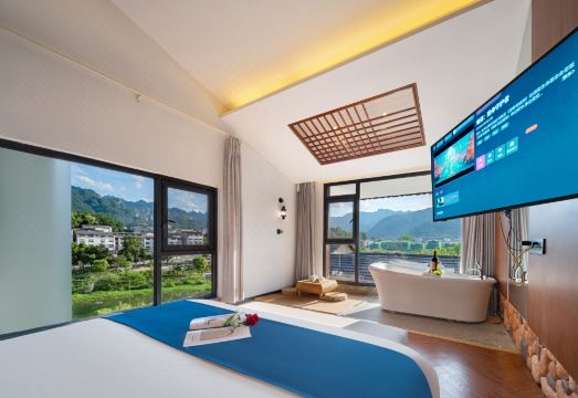 Beian Qingshe Holiday Inn (Zhangjiajie Wulingyuan Forest Park Branch) Hotel Overview