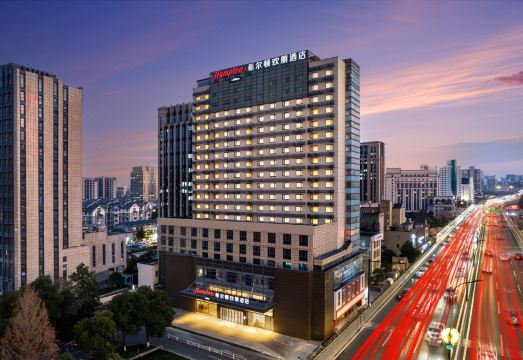 杭州东站希尔顿欢朋酒店外景图