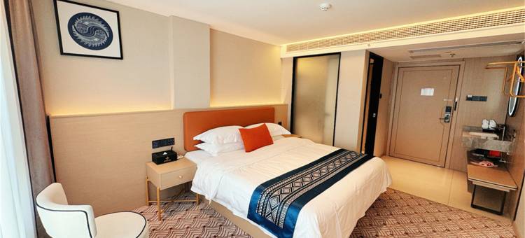 九天嘉尔酒店(凤凰古城游客中心店)图片