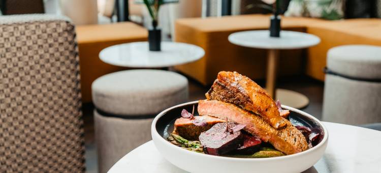 希尔顿格芮精选科隆瓦瑟图姆酒店(Wasserturm Hotel Cologne, Curio Collection by Hilton)图片