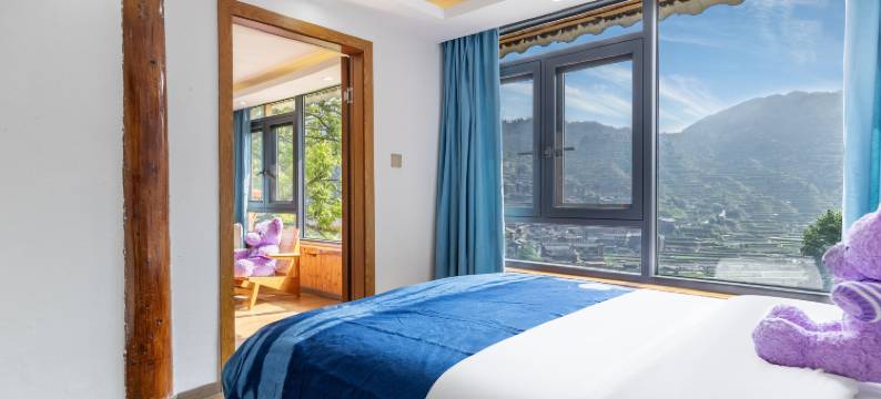 鸾喜·花开半夏全景美宿(西江千户苗寨店)图片