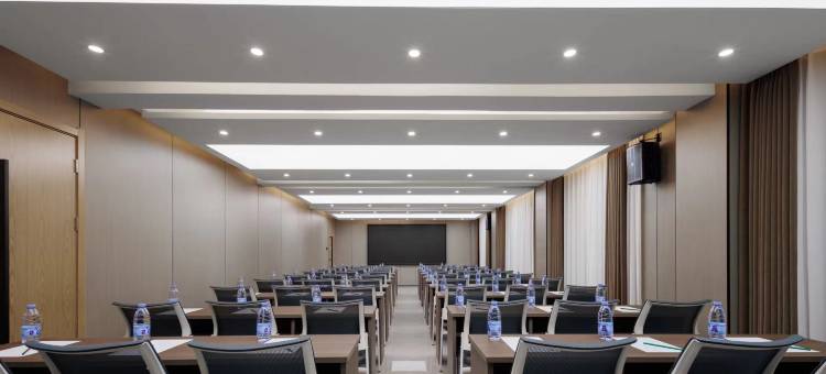 麦庭铂金酒店(合肥工业大学屯溪路校区大钟楼店)图片