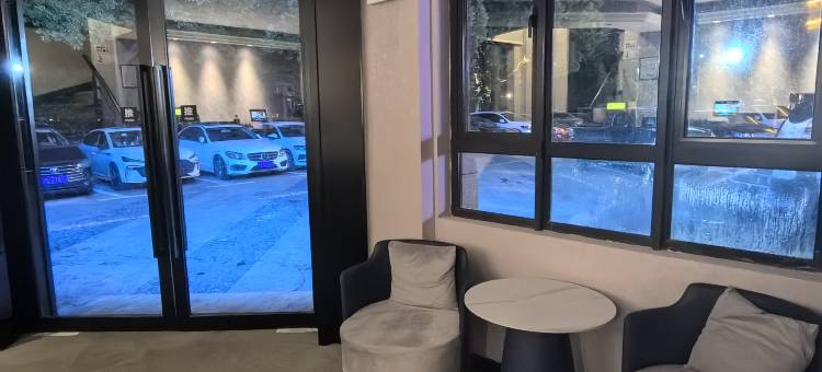 上海极速光年酒店(松江大学城地铁站店)图片
