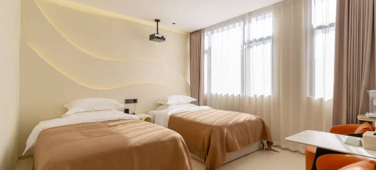 夏日晴空民宿(景德镇陶溪川创意广场雕塑瓷厂店)图片