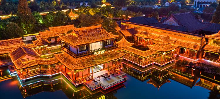 天鹅湖酒店(台儿庄古城风景区店)图片
