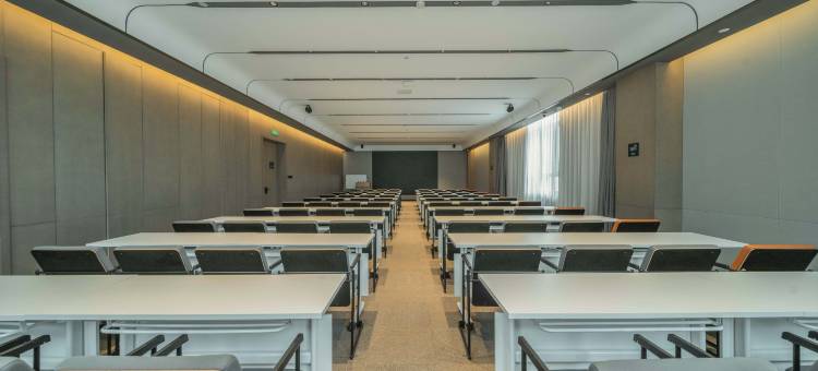 哈尔滨中央大街地铁站尚志大街亚朵酒店图片