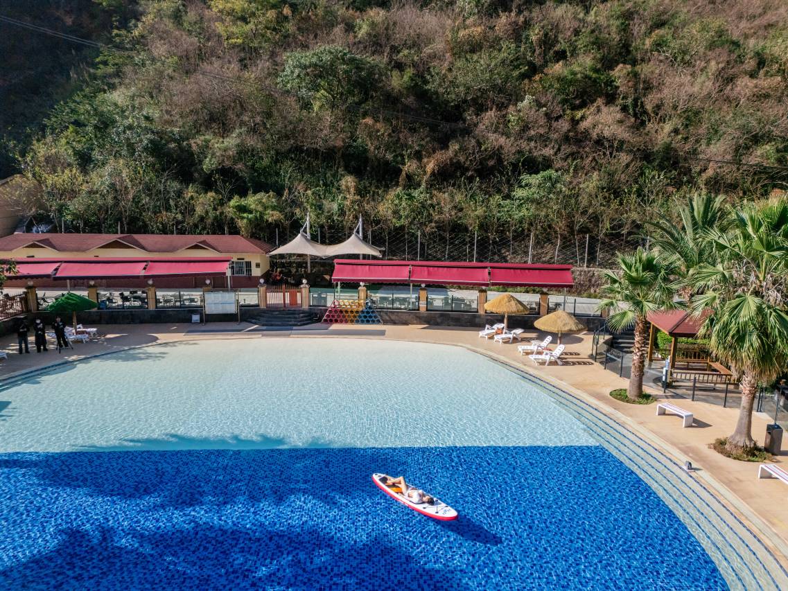 原始部落野温泉度假村