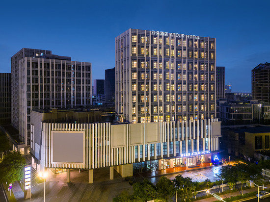 珠海北站宝龙城亚朵酒店